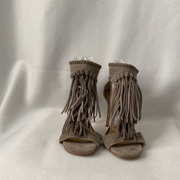 Chinese Laundry Sante Fe Grey Suede Leather Fringe Open Toe Sandals size 10 - Picture 2 of 16